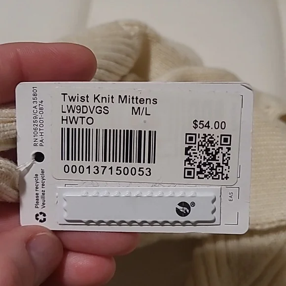 Lululemon Twist Knit Mittens - Picture 5 of 5